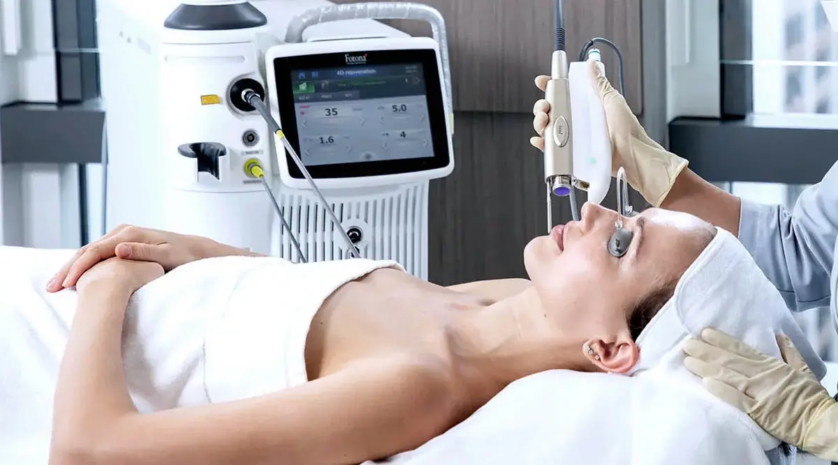 Fotona-laser i bruk under en behandling ved klinikken